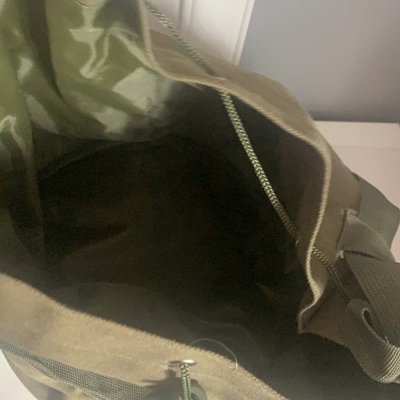 A guess bag - Picture 5 of 5